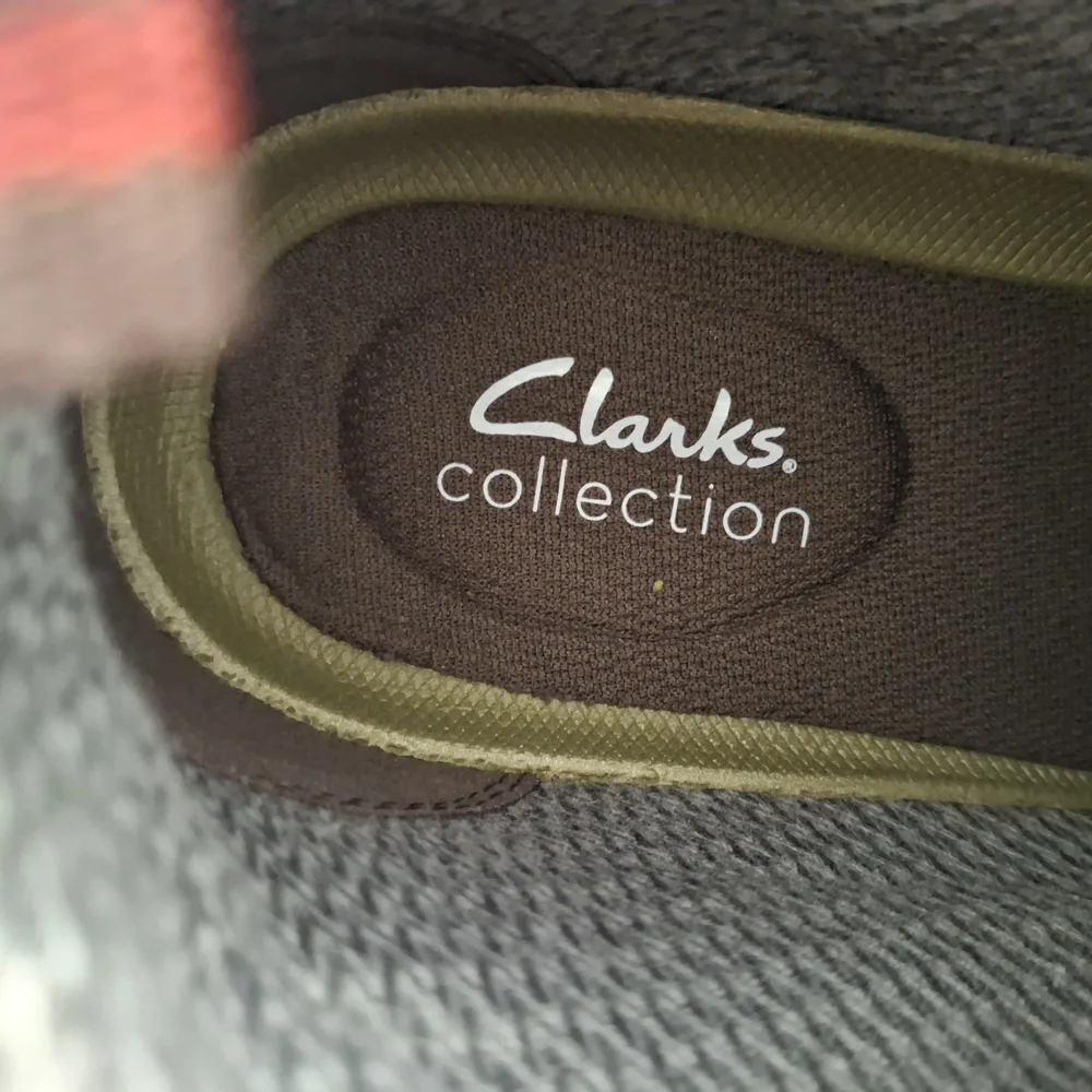Men's Clarks Brown Boots Size 11.